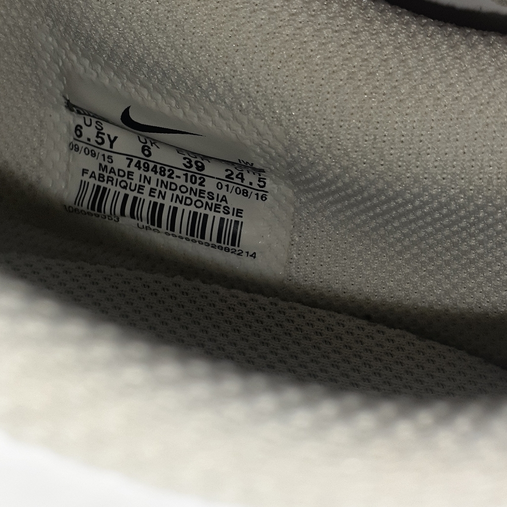 Shoes - Picture 2 of 3